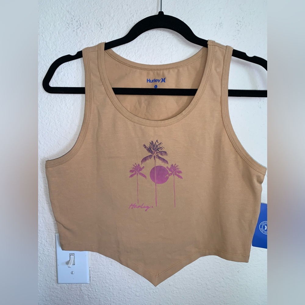 NWT Hurley Graphic Iced Coffee Stretch V Crop Top